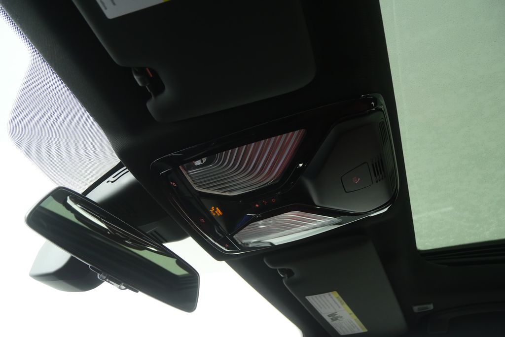 Thumbnail: 2025 BMW 3 Series - 21