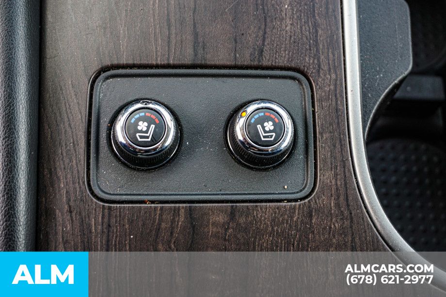 Used 2020 White Nissan Platinum image 44
