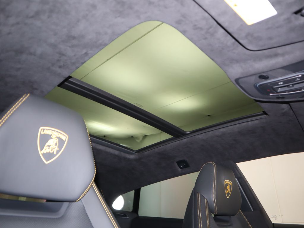 Thumbnail: 2020 Lamborghini Urus - 19