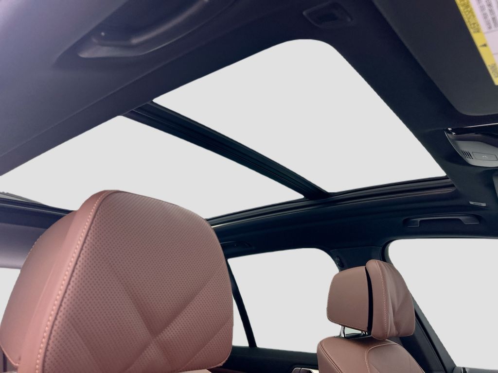 Thumbnail: 2026 BMW X5 - 17