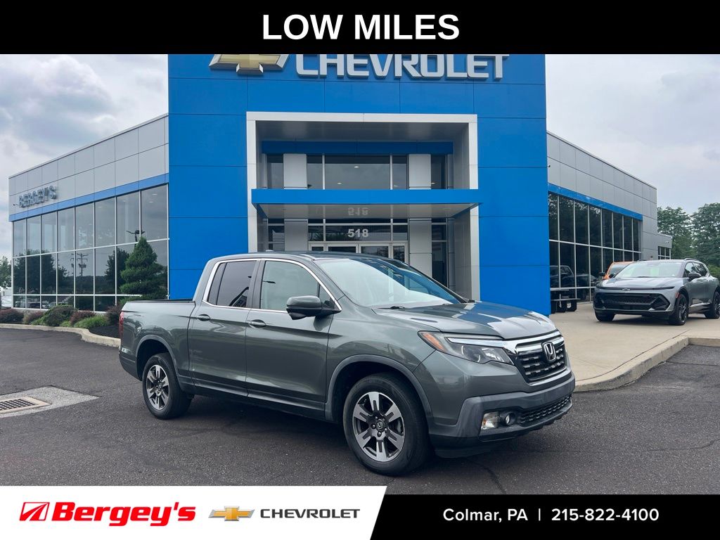 Gray 2017 Honda Ridgeline Pickup Truck All-Wheel Drive 6-Speed Automatic