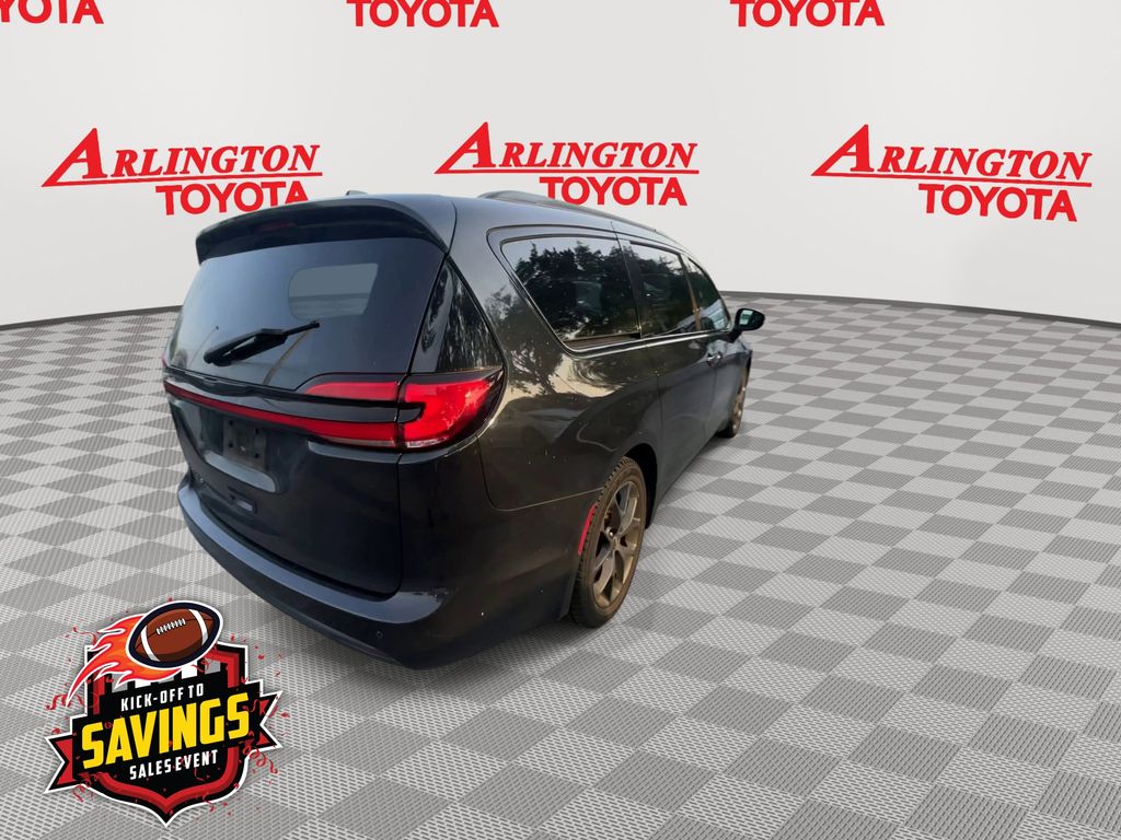 Used 2021 Chrysler Pacifica Van