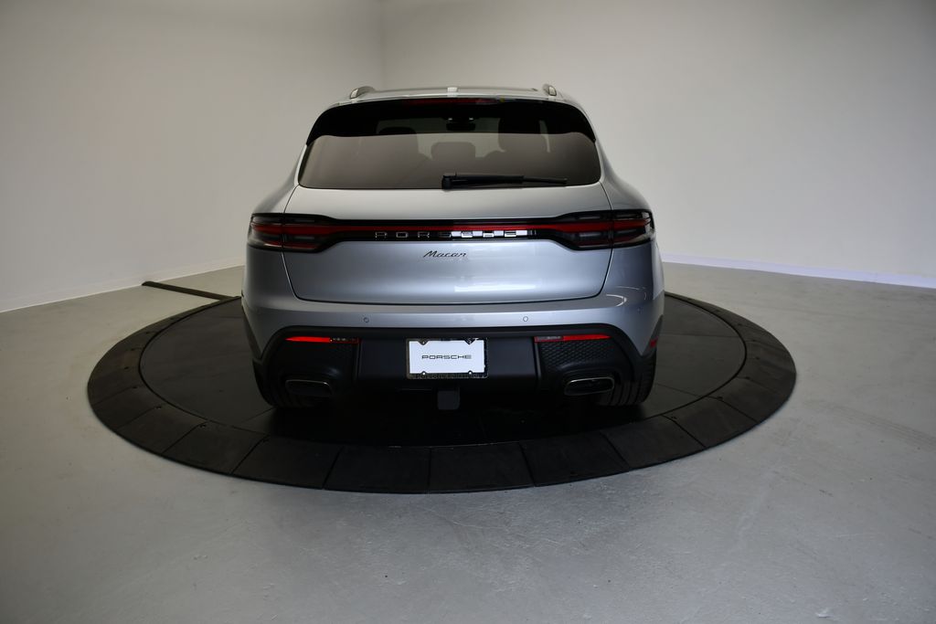 Thumbnail: 2026 Porsche Macan - 7