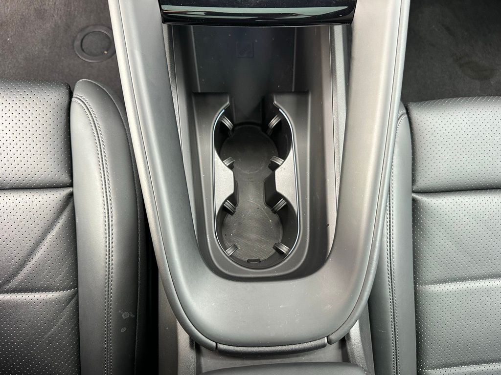 Thumbnail: 2025 Porsche Macan - 28