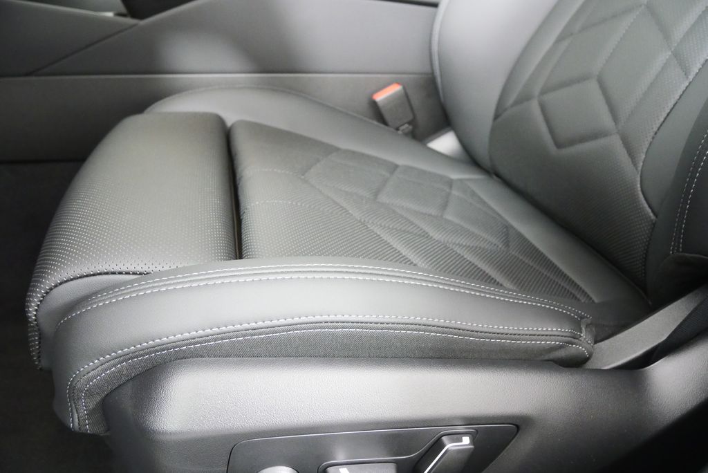 Thumbnail: 2026 BMW i5 - 9