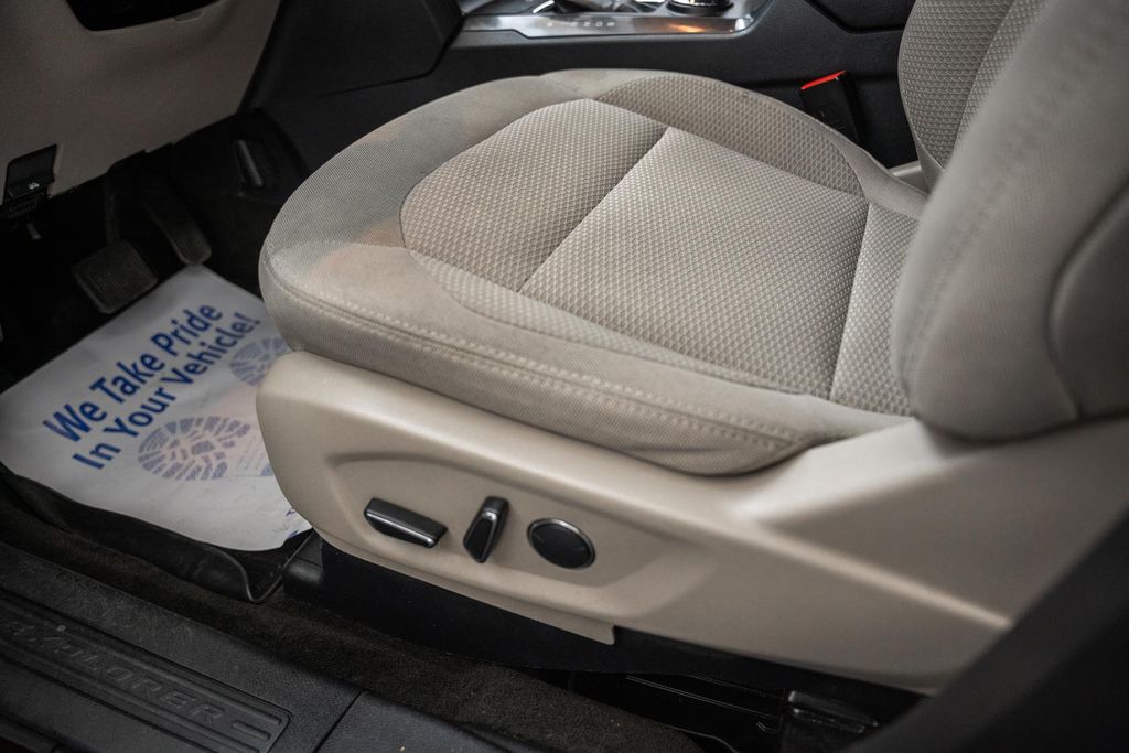 FordExplorer32