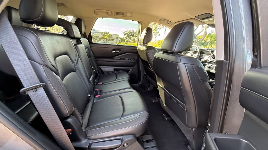 Used 2022 Nissan Pathfinder SL 4D Sport Utility