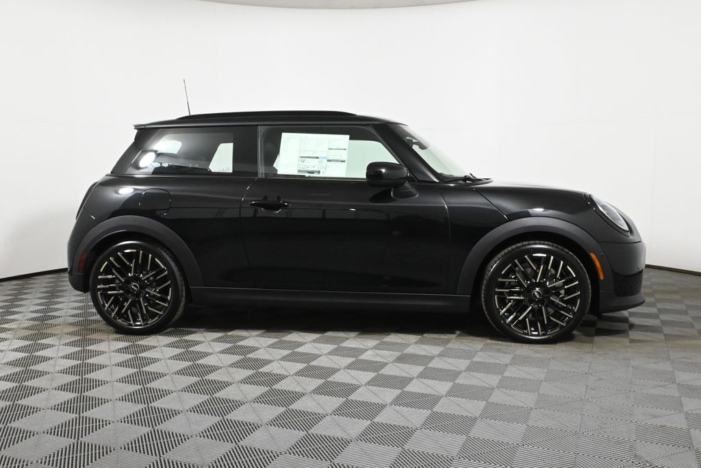 2025 MINI Cooper S 8