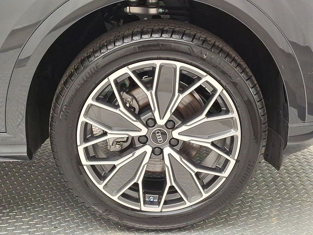 Thumbnail: 2025 Audi Q5 - 5