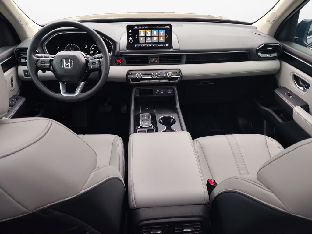 Used Car 2025 Honda Pilot  Touring For Sale Under $50,000 In Austin, Texas