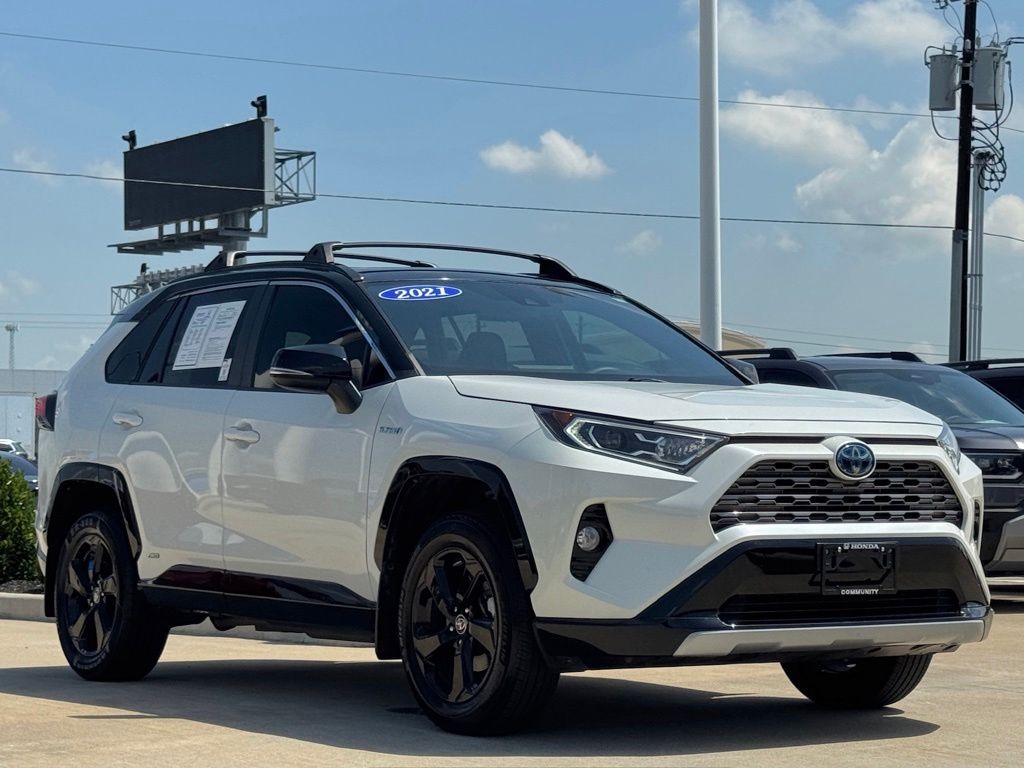2021 Toyota RAV4 Hybrid XSE White at EAG Ford Navasota