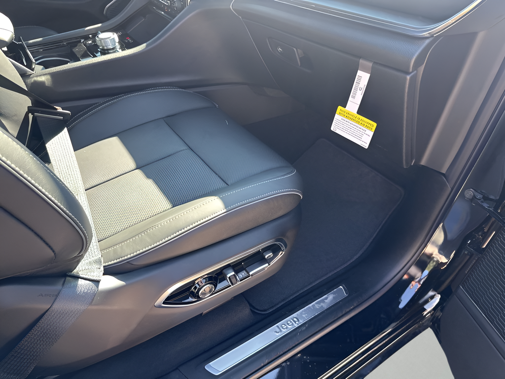 New Car 2025 Jeep Grand Cherokee L  Overland For Sale Under $70,000 In Austin, Texas