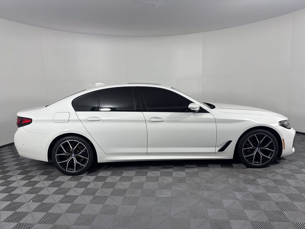 Thumbnail: 2022 BMW 5 Series - 4