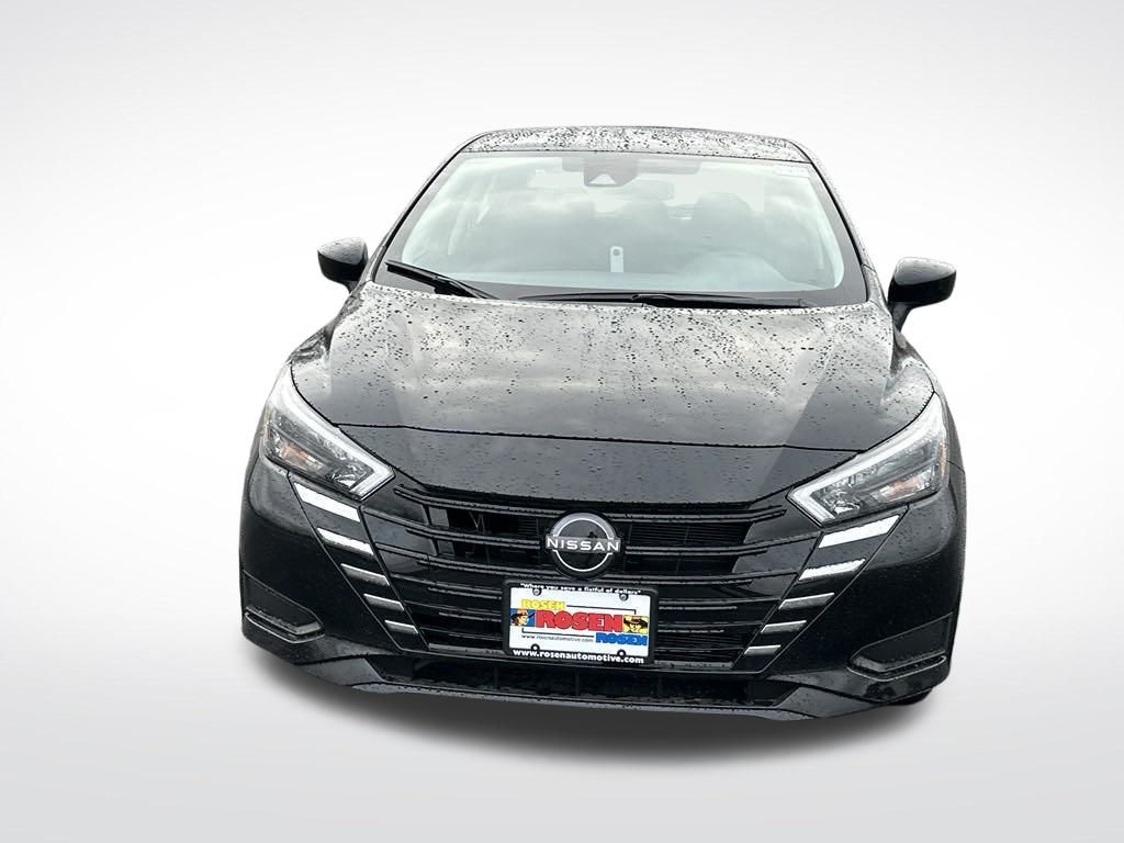 2025 Nissan Versa 1.6 SV photo