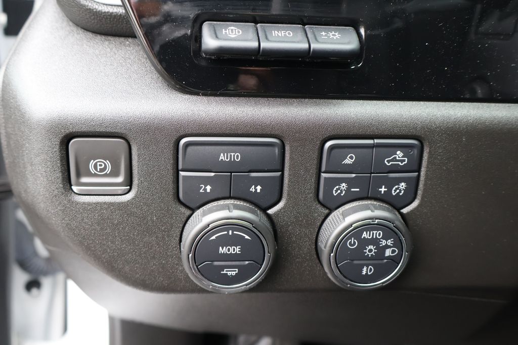 2023 Chevrolet Silverado 1500 LTZ 18