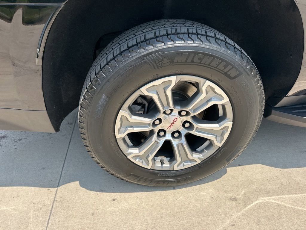2022 Onyx Black GMC Yukon XL SLE 4X4 SUV