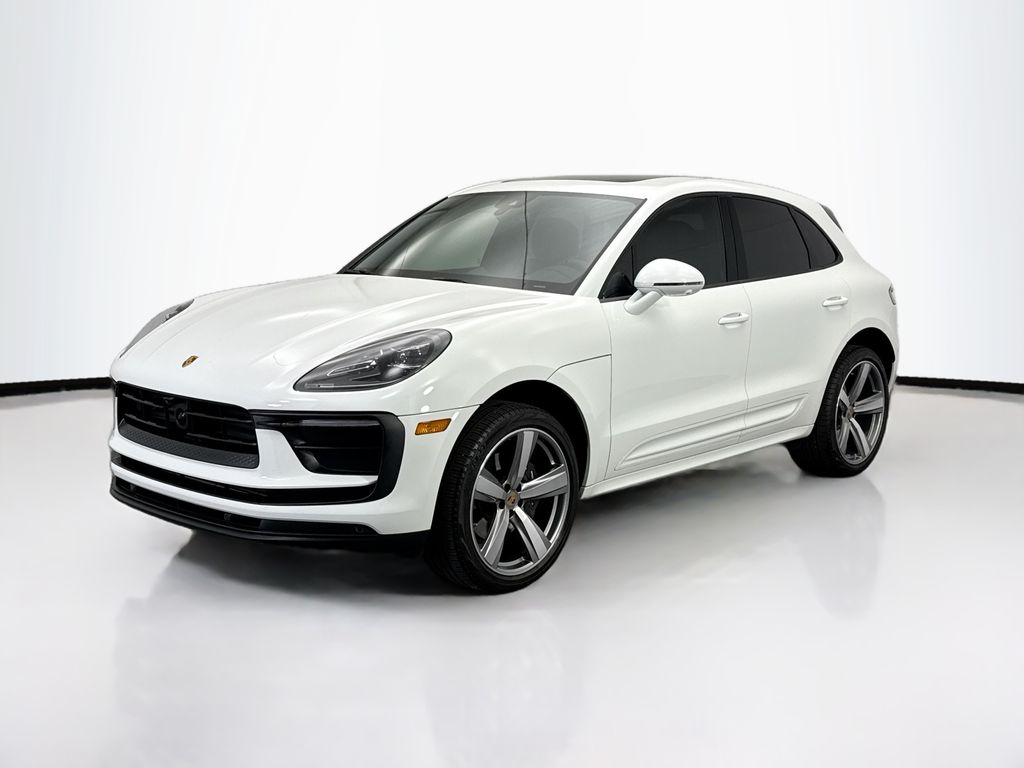 Thumbnail: 2024 Porsche Macan - 1