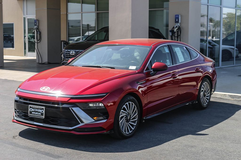 Certified Used 2025 Red Hyundai SEL image 3