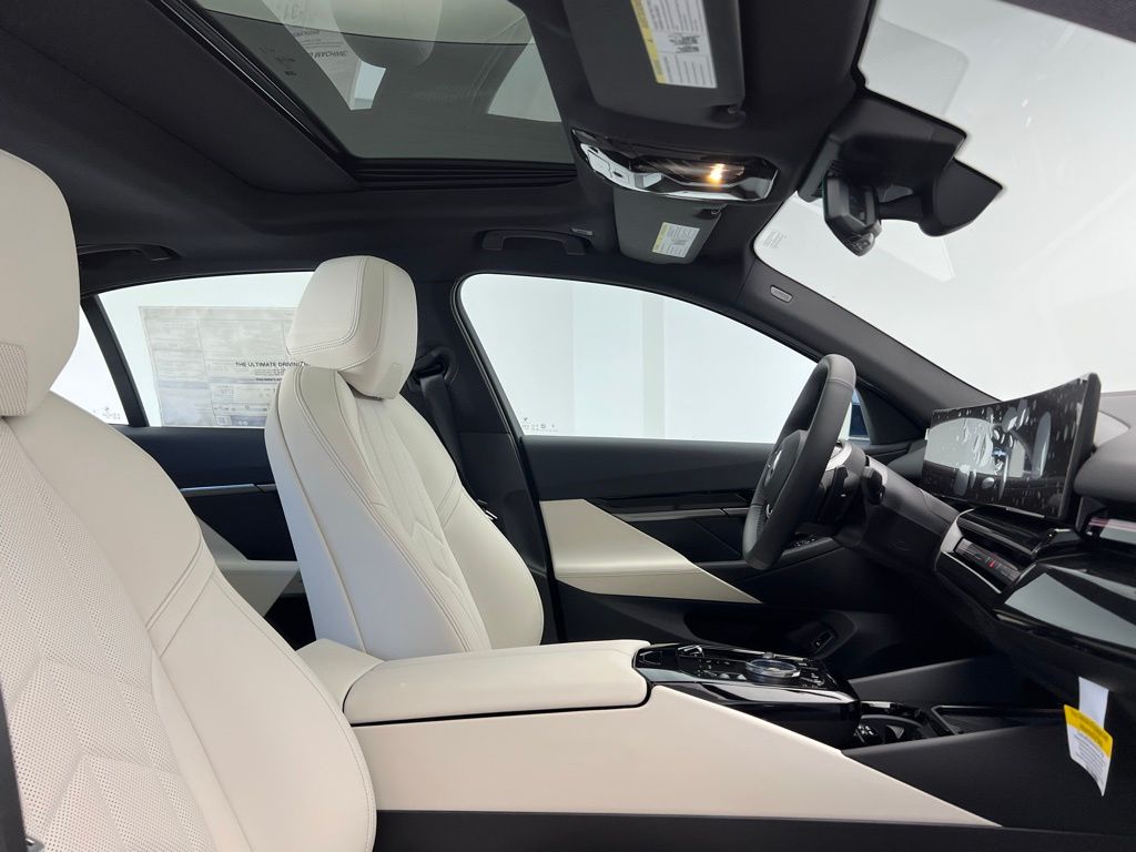 2025 BMW 5 Series 530i 7