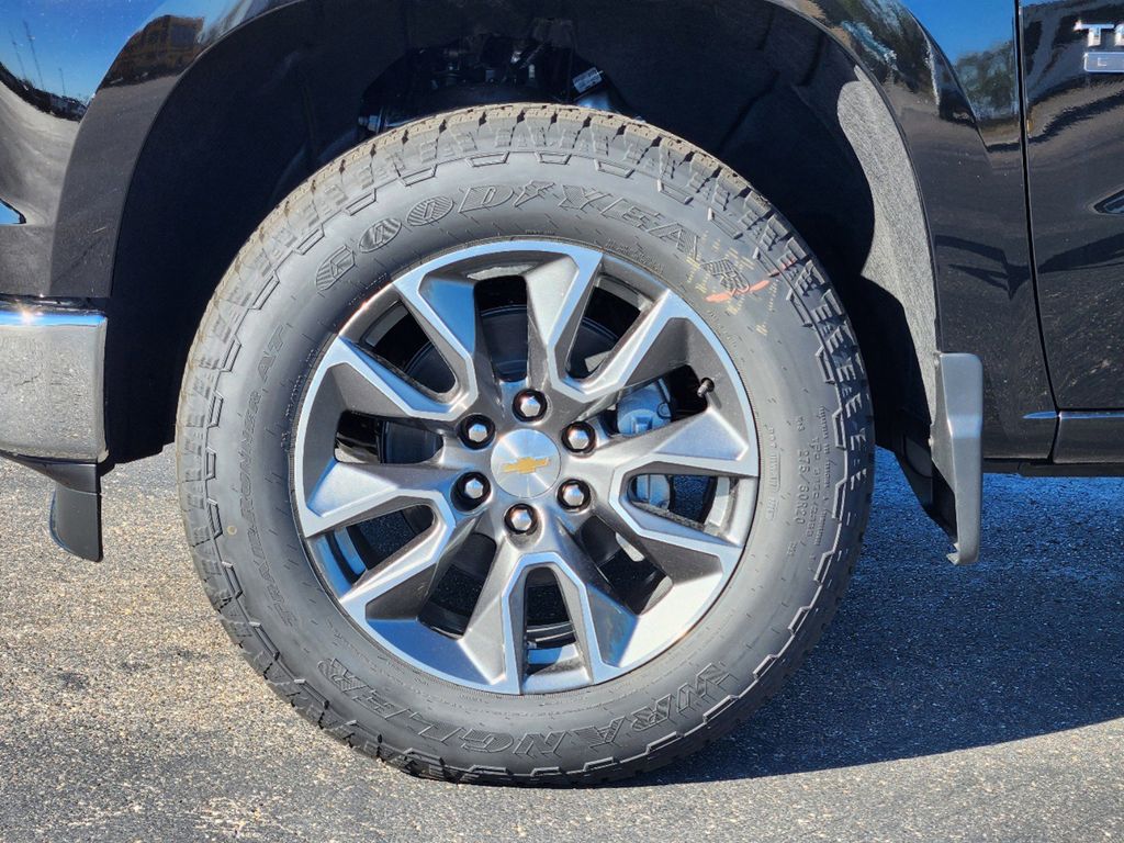 2025 Chevrolet Silverado 1500 LT 7