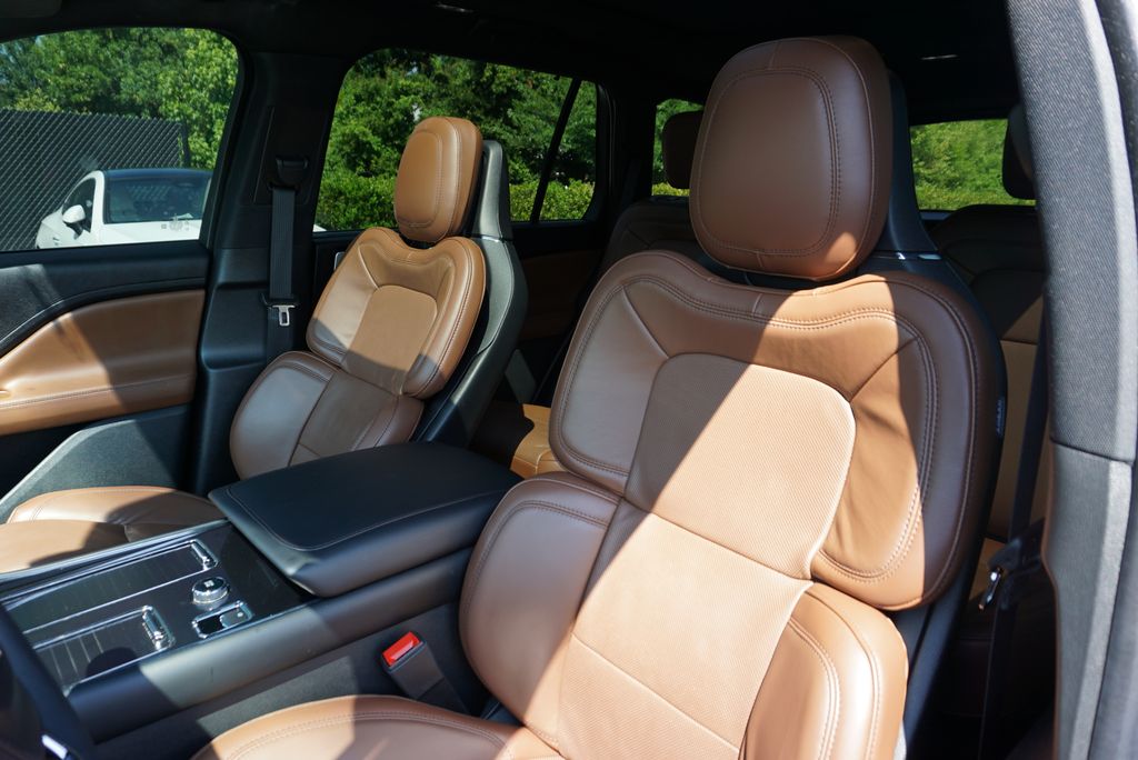 Thumbnail: 2024 Lincoln Aviator - 9