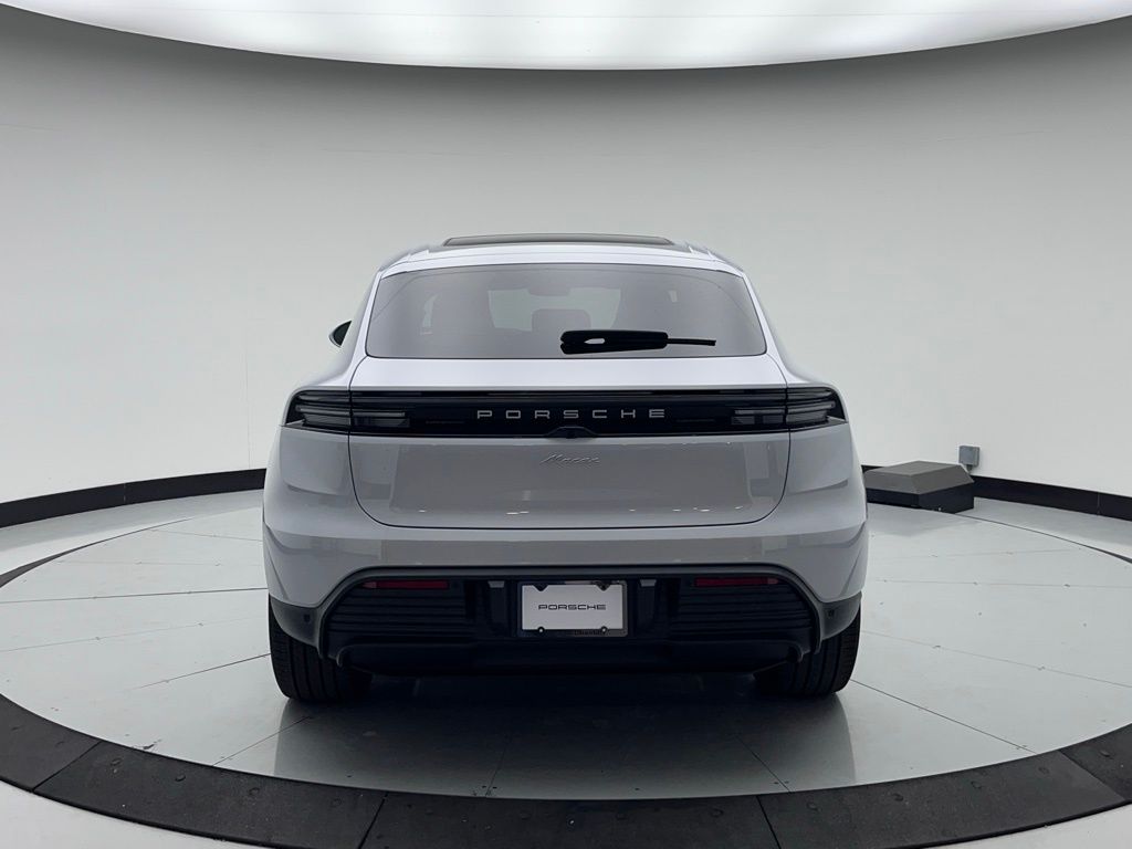 Thumbnail: 2025 Porsche Macan - 10