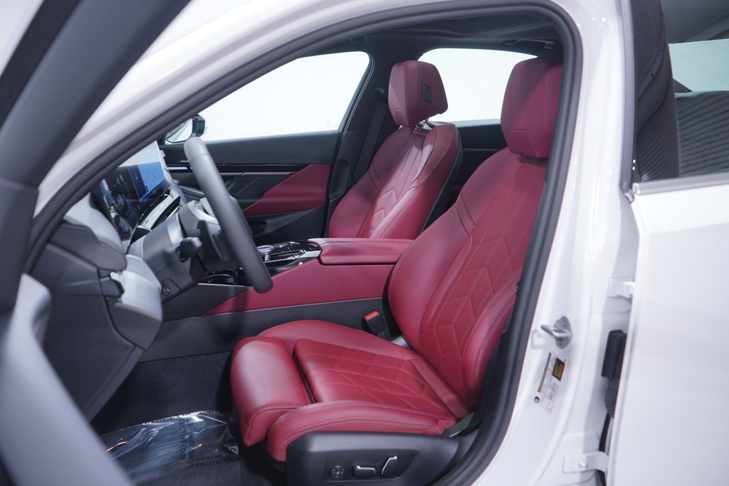 Thumbnail: 2025 BMW 5 Series - 7