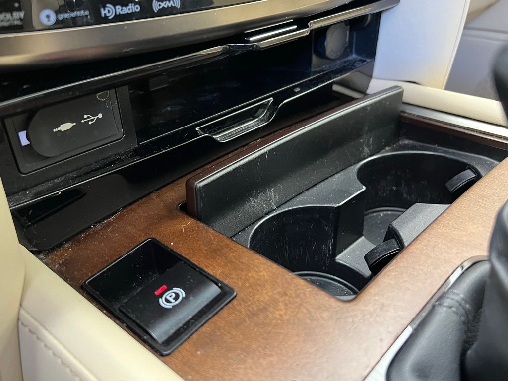 Thumbnail: 2016 Lexus LX - 13