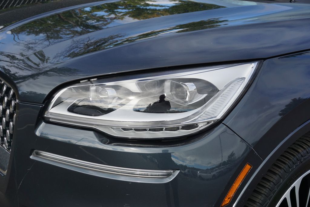 Thumbnail: 2021 Lincoln Aviator - 11