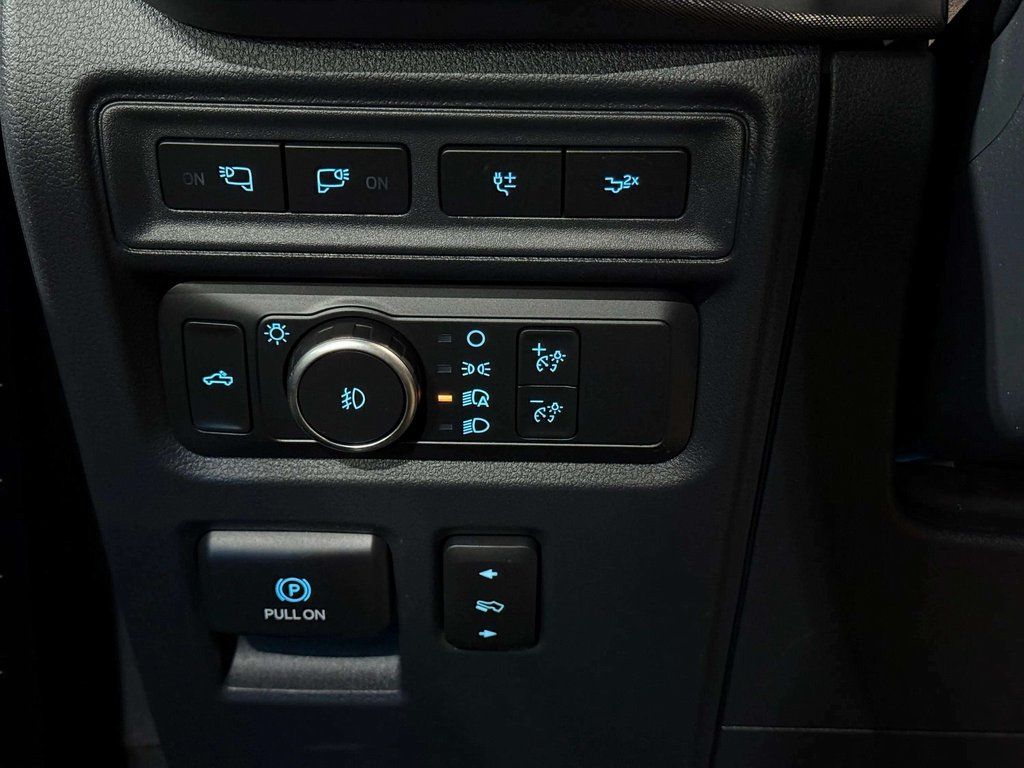 Used 2022 Iconic Silver Metallic Ford Tremor image 12