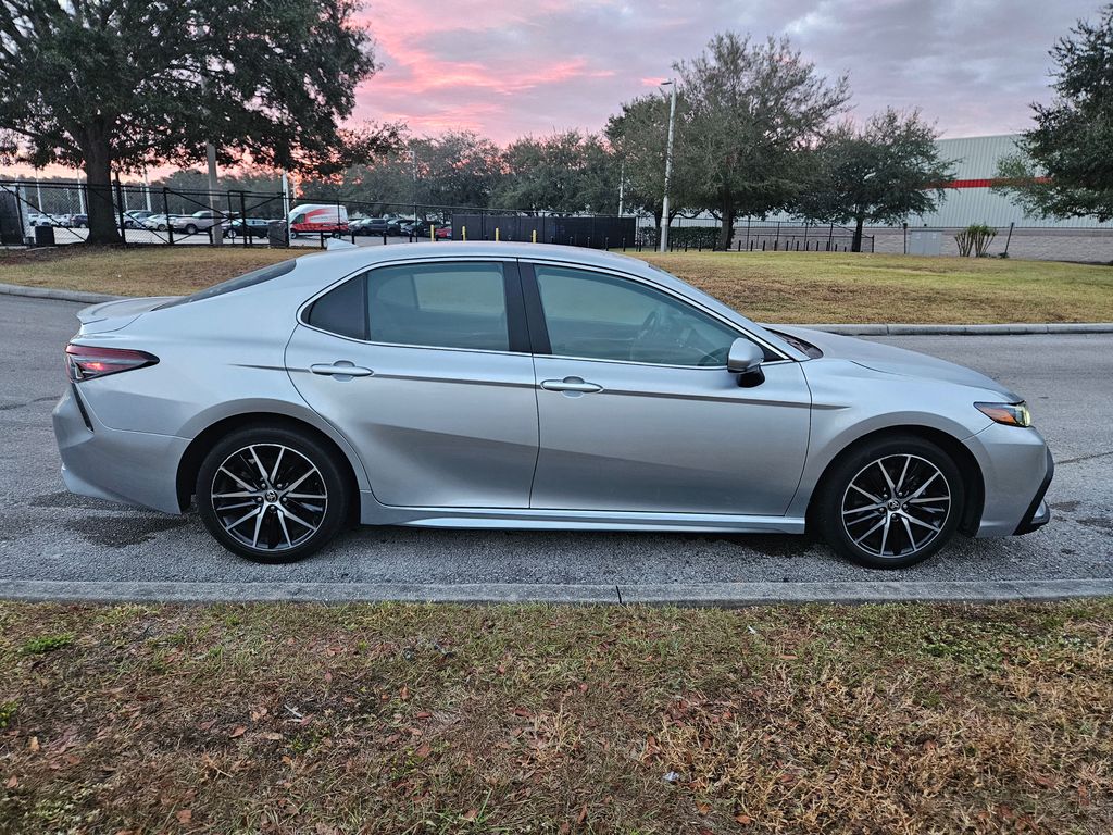 2021 Toyota Camry SE 6