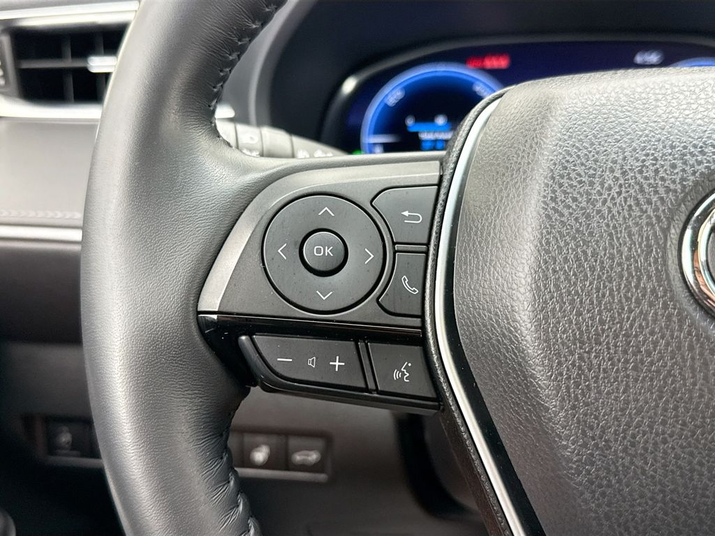 Thumbnail: 2023 Toyota Venza - 13