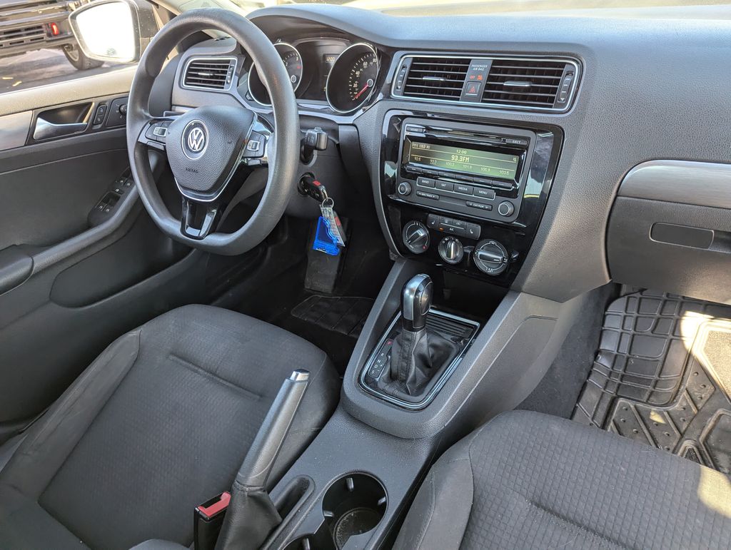 2015 Volkswagen Jetta 2.0L TDI S 33