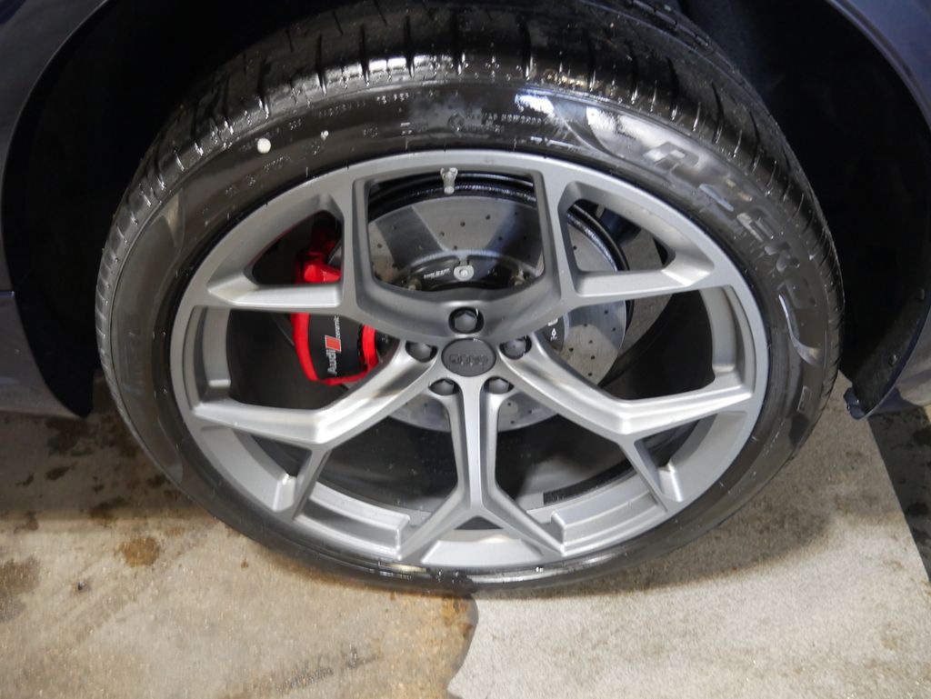 Thumbnail: 2026 Audi RS Q8 - 12