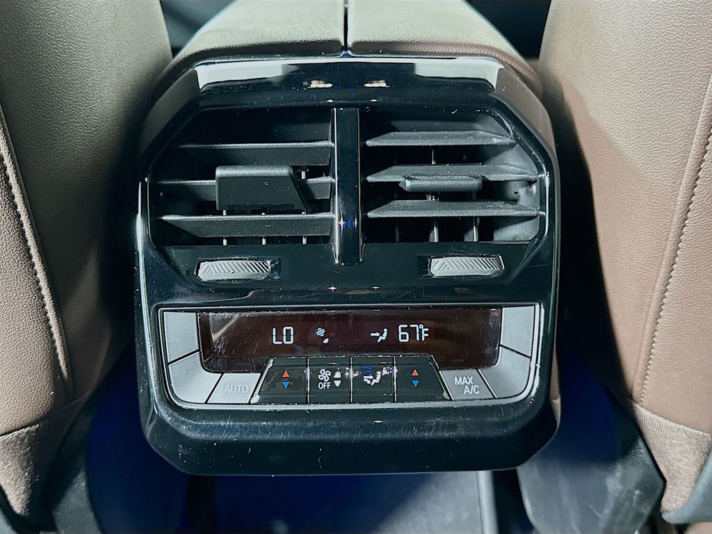 Thumbnail: 2023 BMW iX - 25
