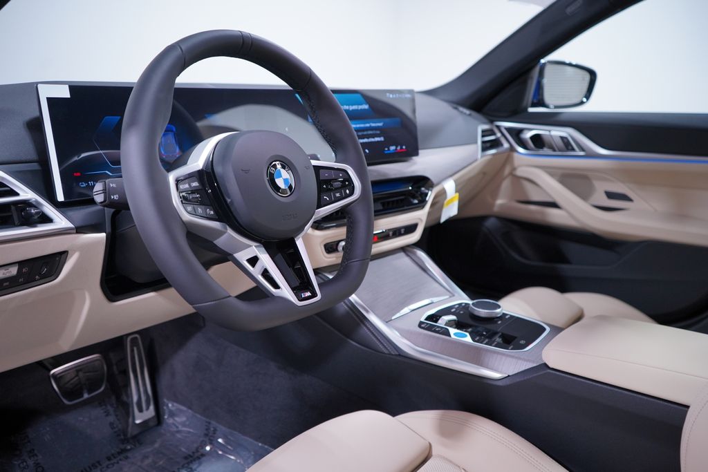 Thumbnail: 2026 BMW i4 - 6