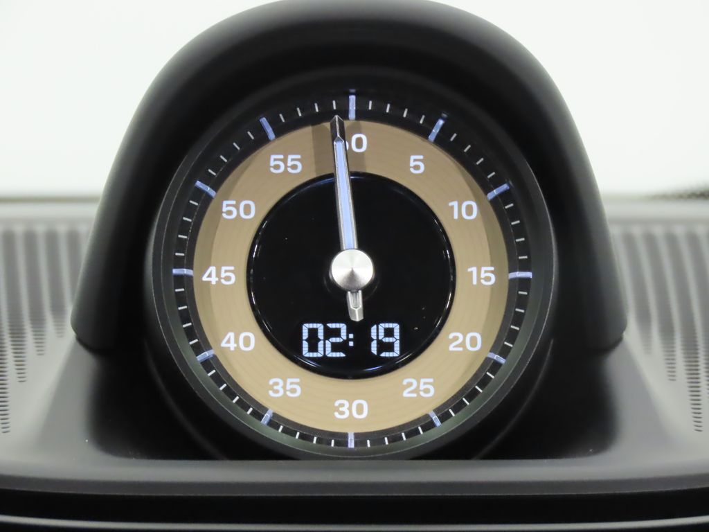 Thumbnail: 2025 Porsche Taycan - 24