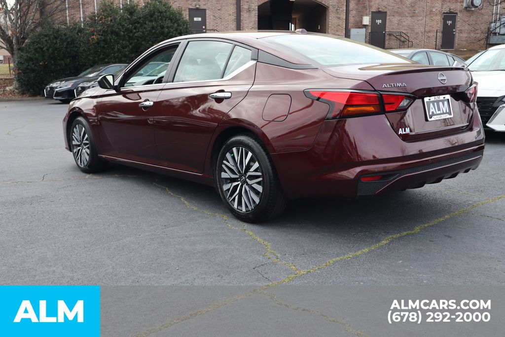 Used 2025 Red Nissan 2.5 SV image 9