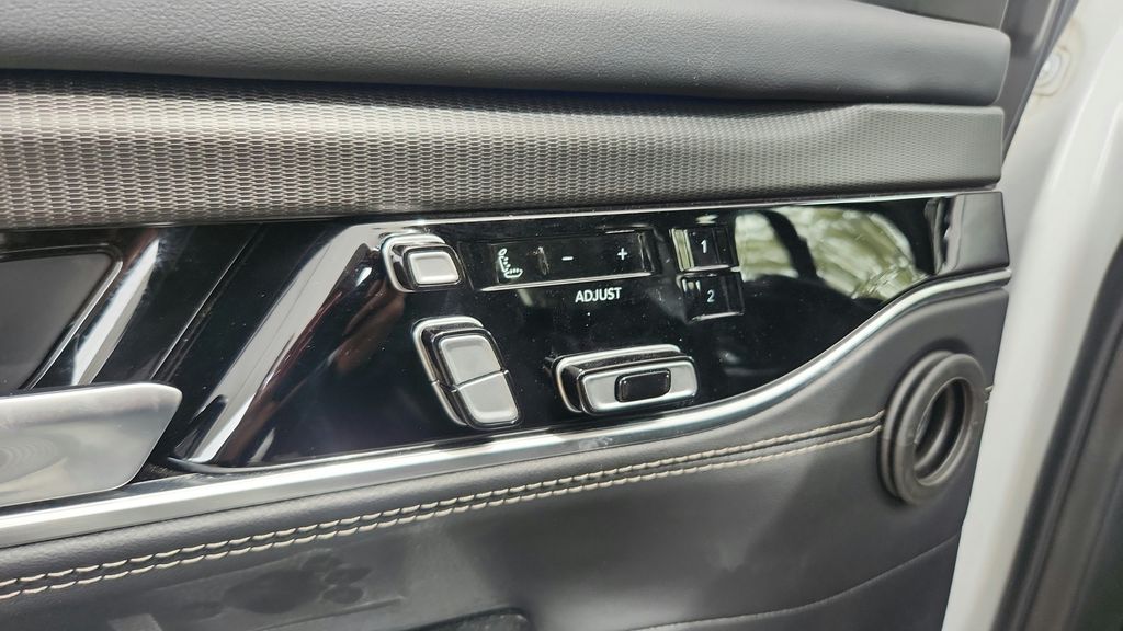 2024 Jeep Grand Wagoneer L