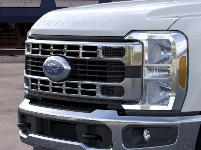 New 2026 Oxford White Ford XLT image 17