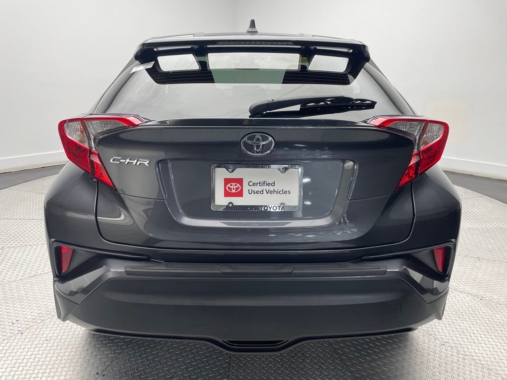 2020 Toyota C-HR XLE 6