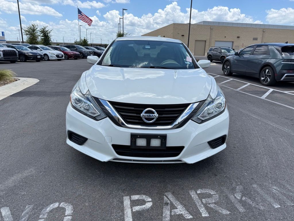 Thumbnail: 2017 Nissan Altima - 2