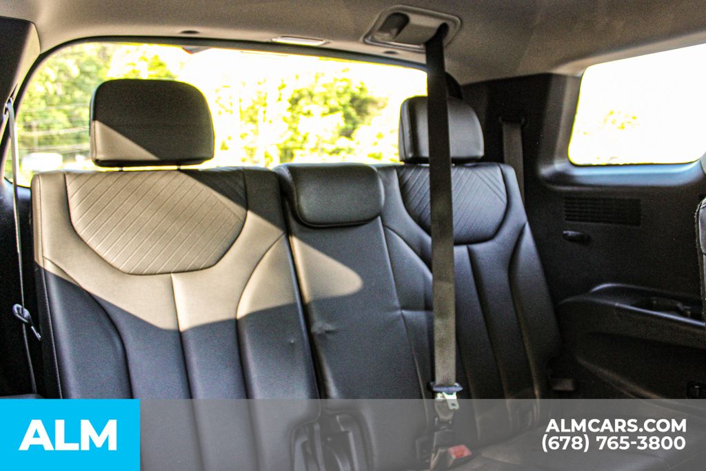 Used 2025 Black Hyundai SEL image 21
