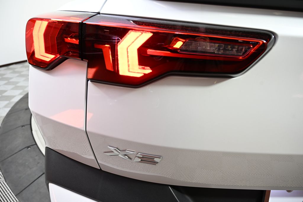 2025 BMW X2 xDrive28i 11