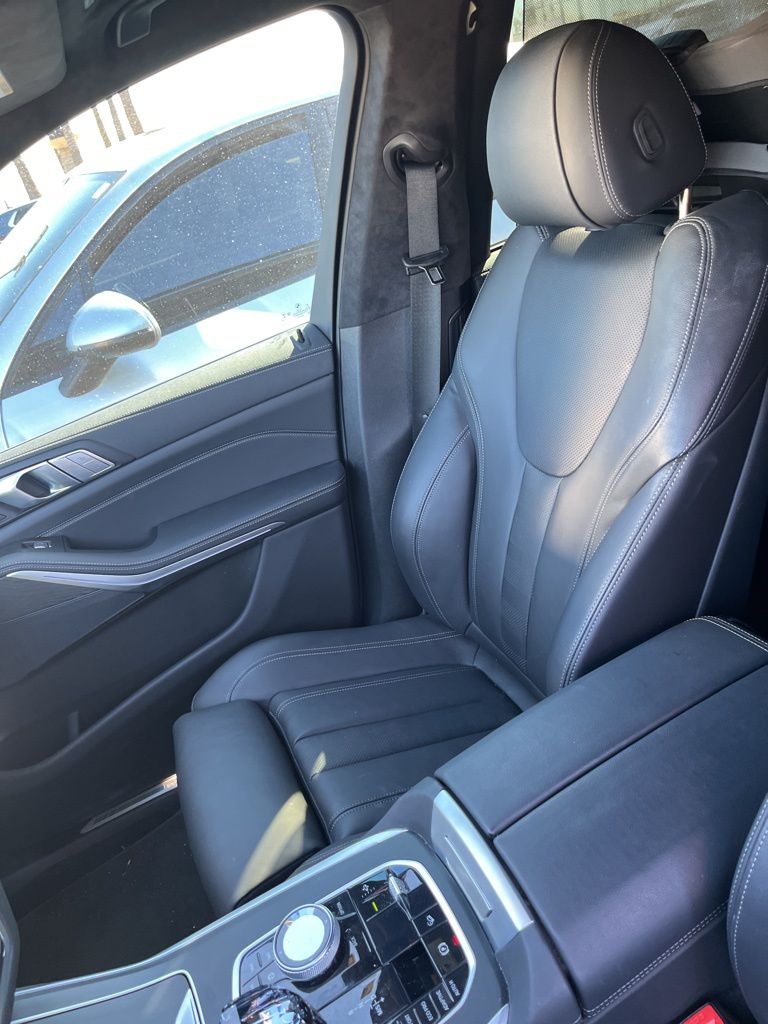 Thumbnail: 2022 BMW X7 - 7