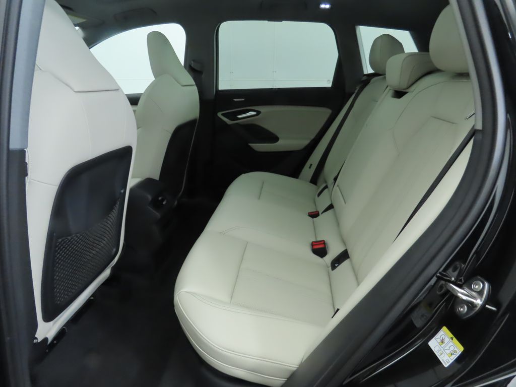 2025 Audi Q6 e-tron Premium 23