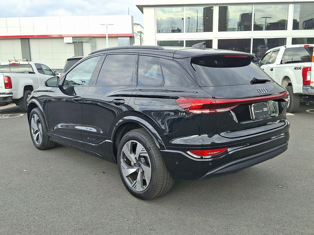 Thumbnail: 2025 Audi Q6 e-tron - 6