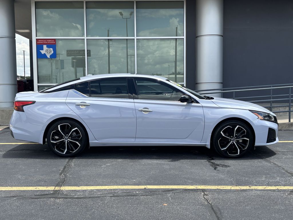 Used 2024 Nissan Altima Sedan