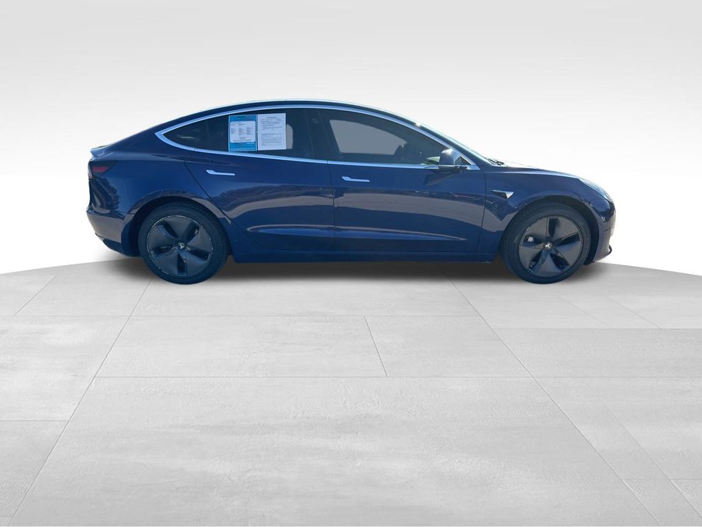 2018 Tesla Model 3 Mid Range 11