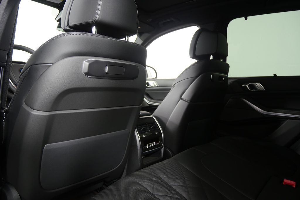 Thumbnail: 2026 BMW X5 - 16